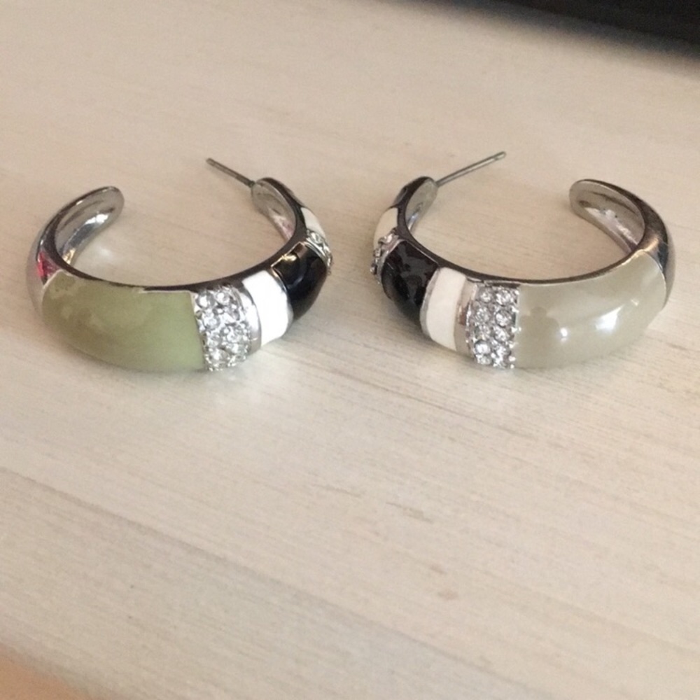 Beige striped jewelry